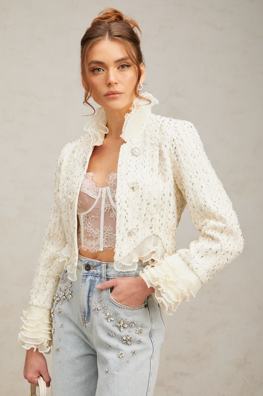 Chaqueta corta con volantes