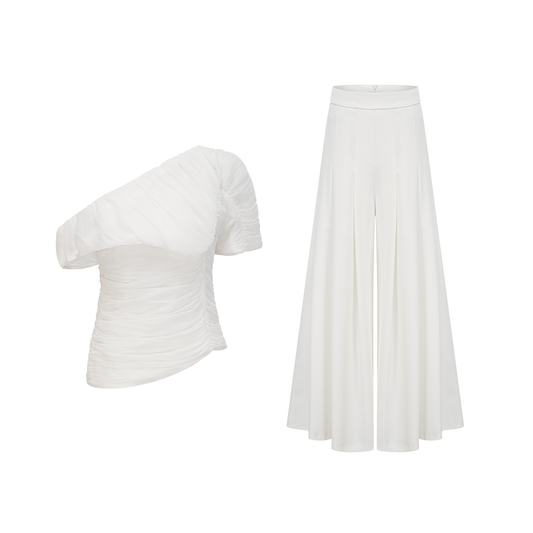 Conjunto de blusa y pantalón a juego con pliegues