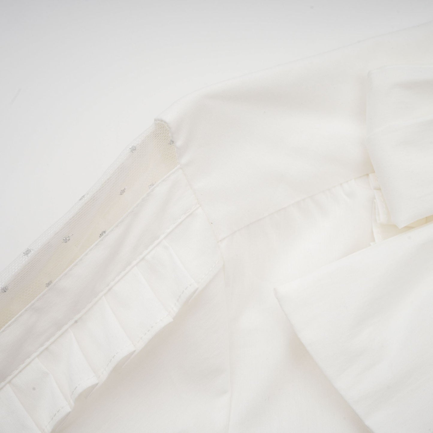 Camisa con cuello bufanda plisado