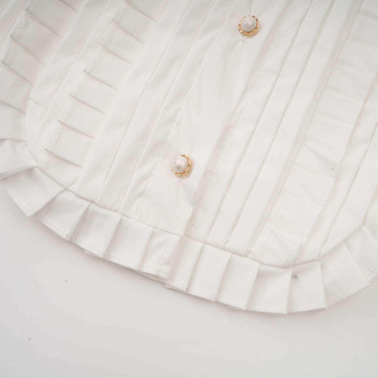 Camisa con cuello bufanda plisado