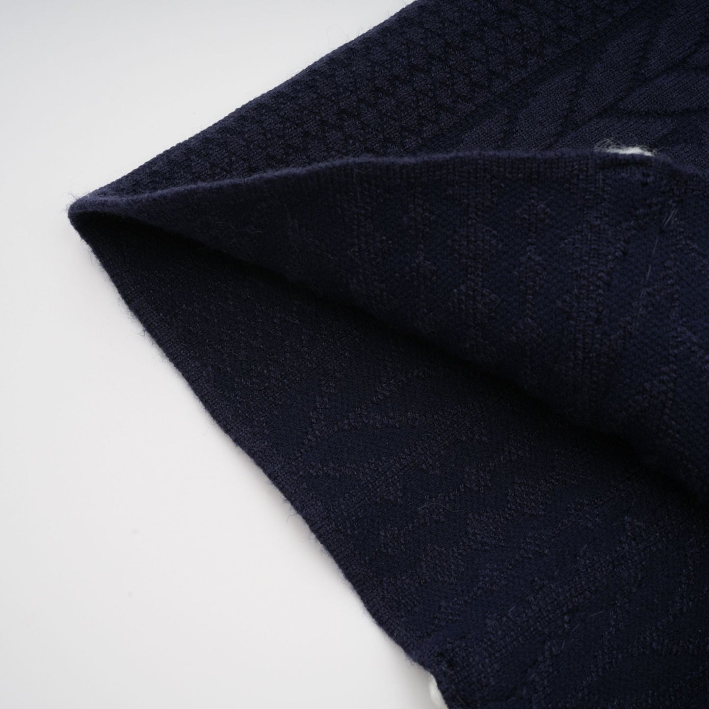 Chaqueta de punto azul marino y pantalones